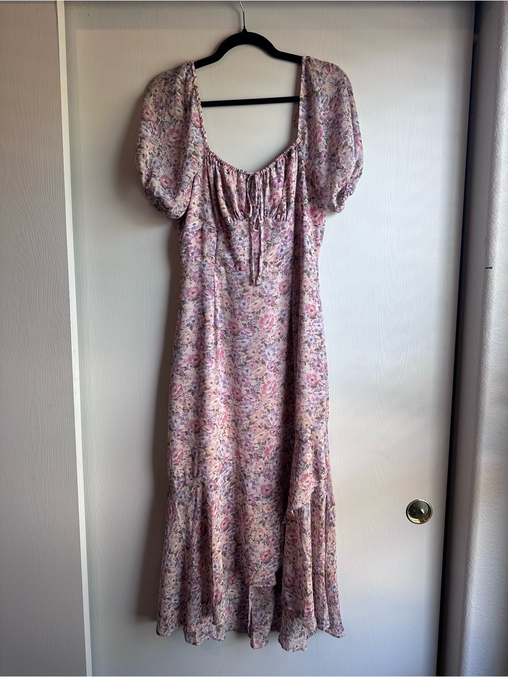 Astr Pink Floral Puff-Sleeve Midi Dress